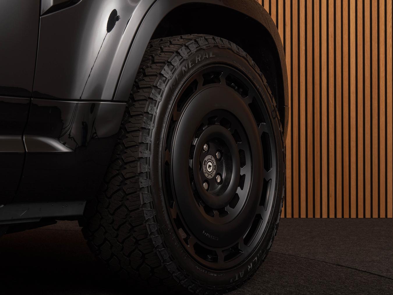 Land Rover Defender 110 X-Dynamic HSE P300e