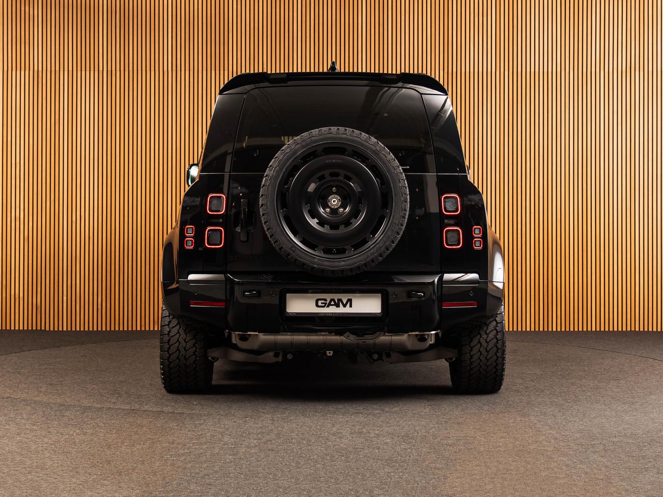 Land Rover Defender 110 X-Dynamic HSE P300e