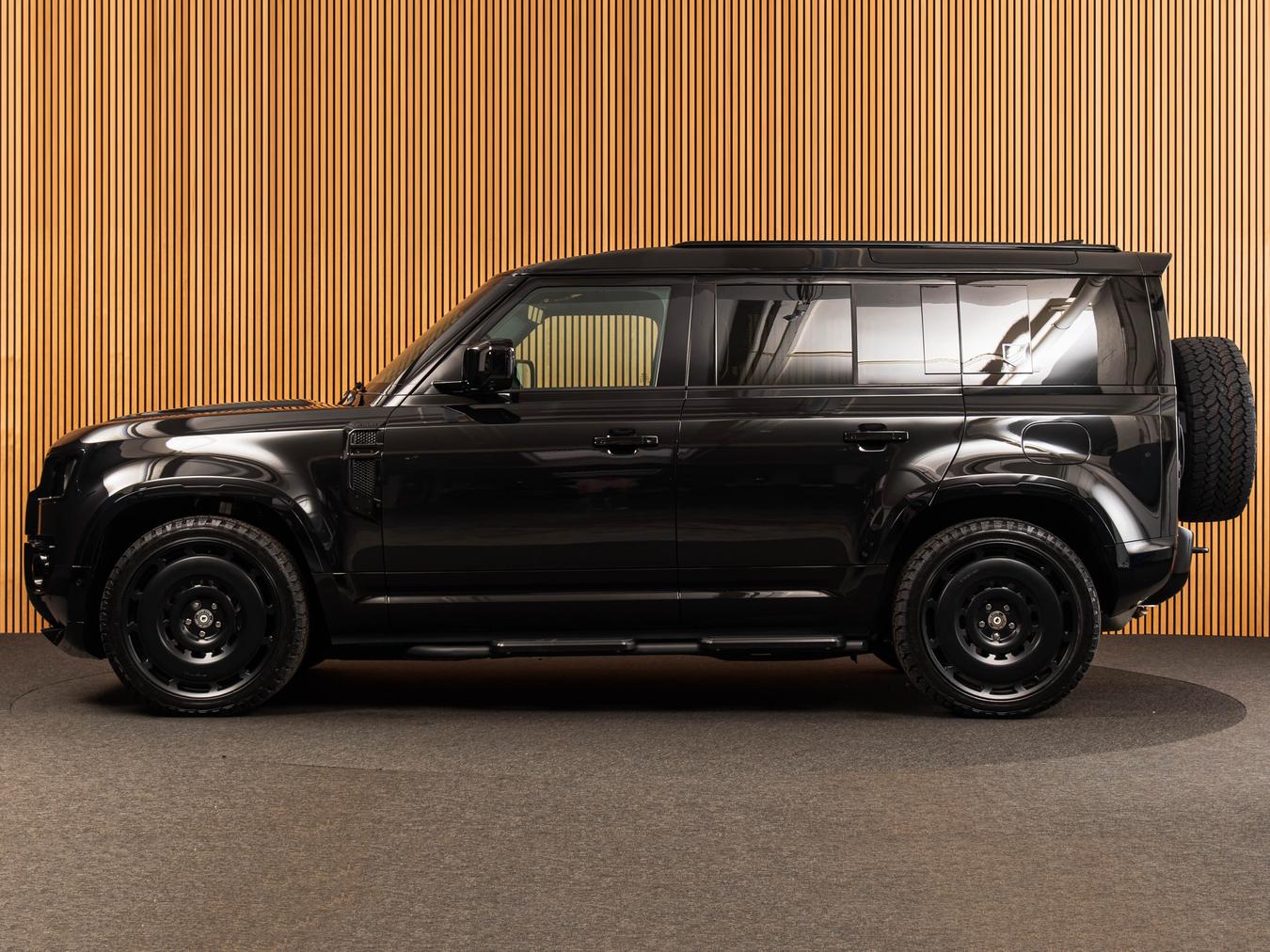 Land Rover Defender 110 X-Dynamic HSE P300e