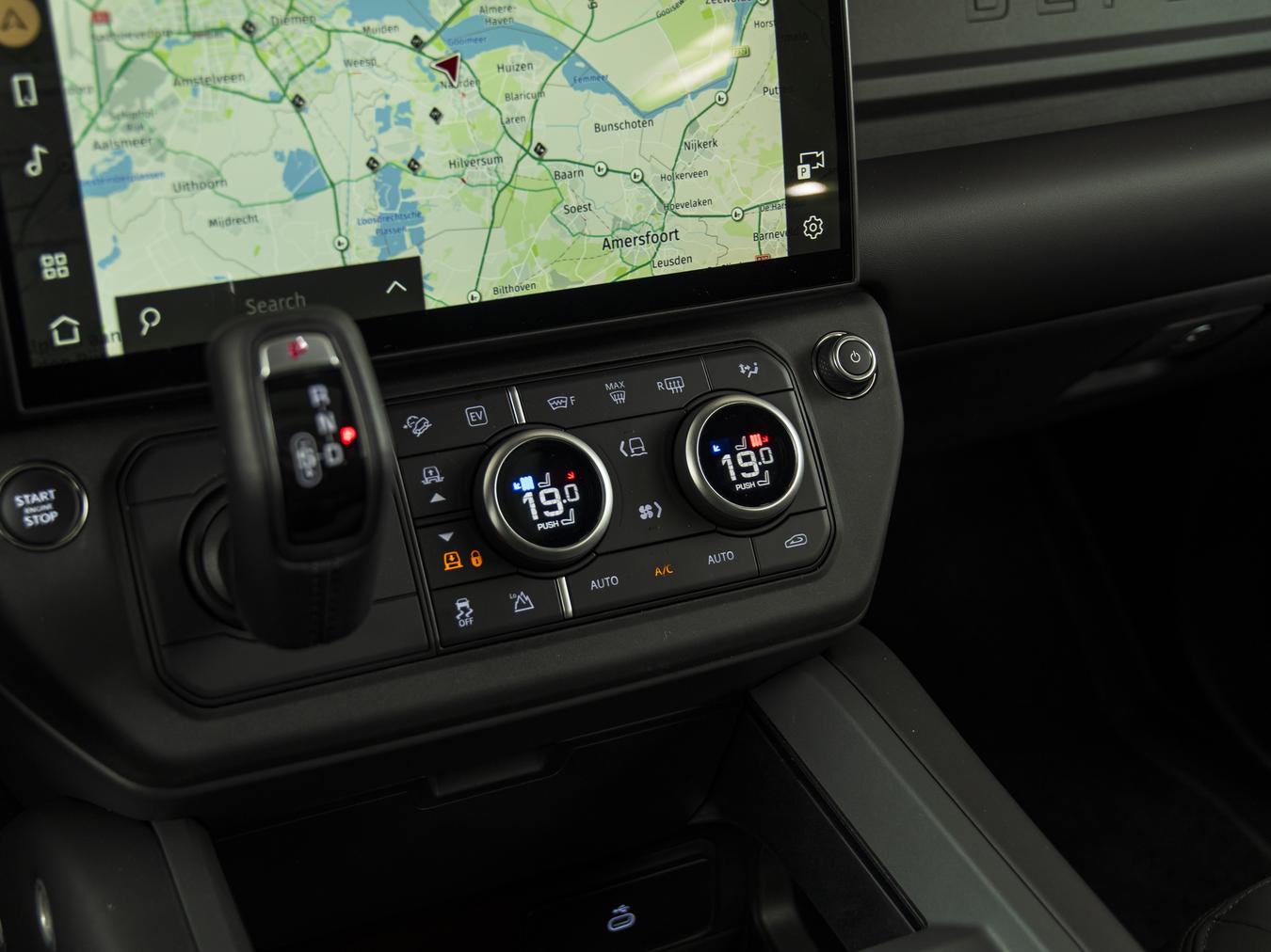 Land Rover Defender 110 X-Dynamic HSE P300e