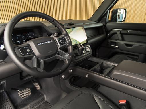 Land Rover Defender 110 X-Dynamic HSE P300e