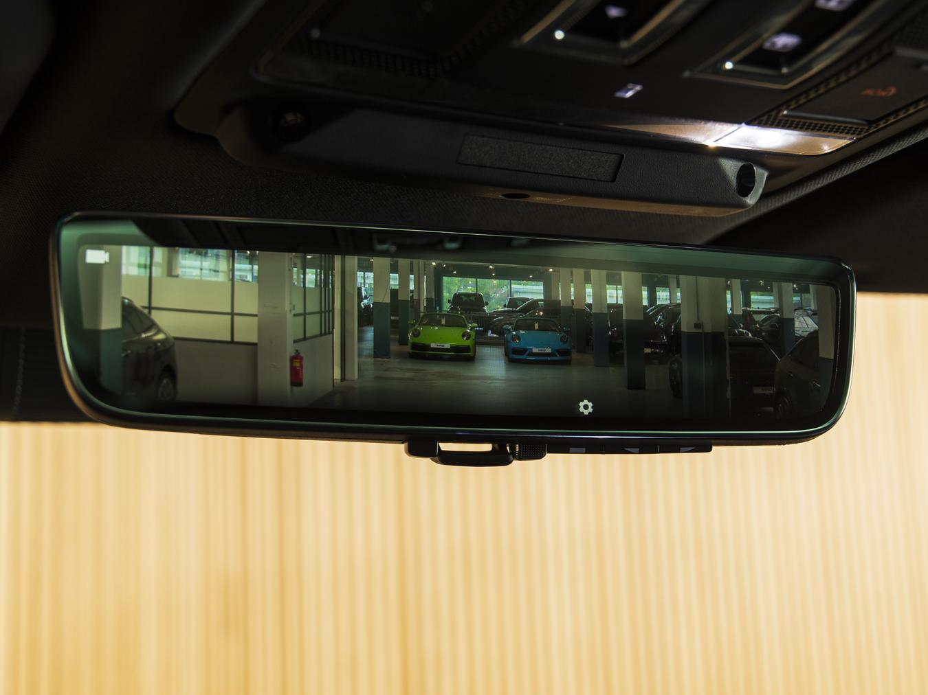 Land Rover Defender 110 X-Dynamic HSE P300e