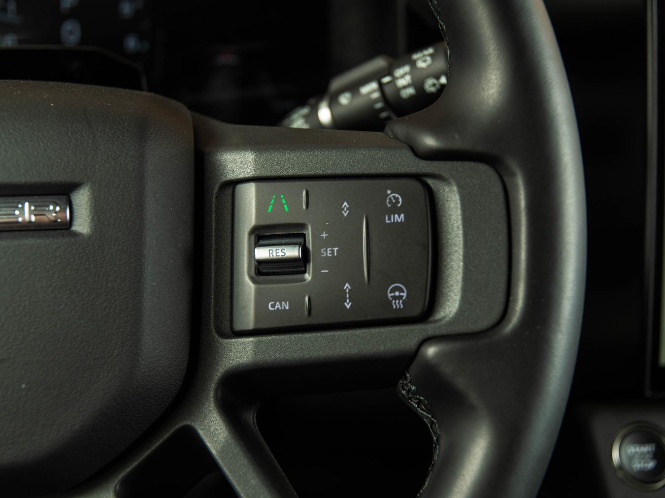 Land Rover Defender 110 X-Dynamic HSE P300e