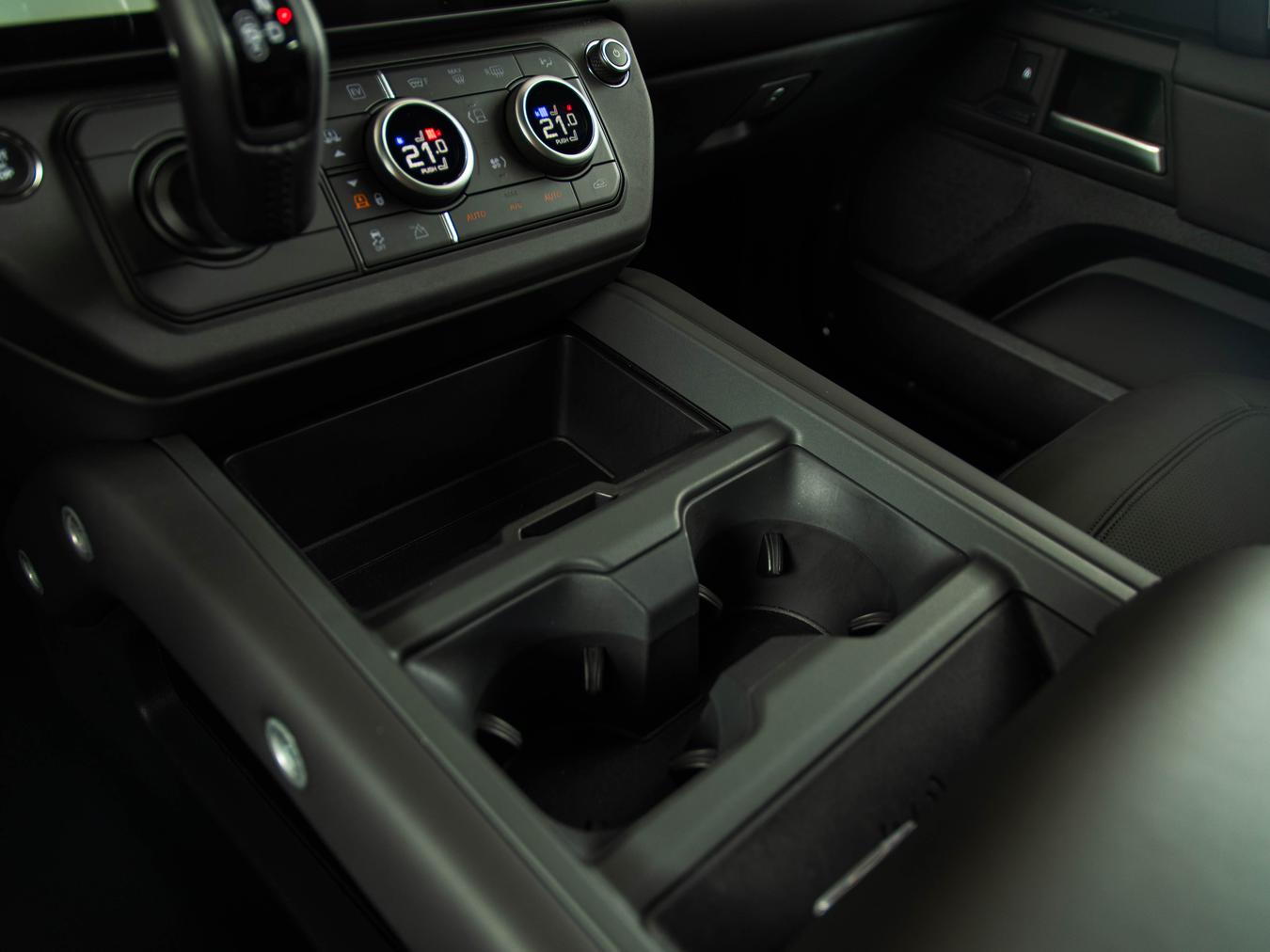 Land Rover Defender 110 X-Dynamic HSE P300e