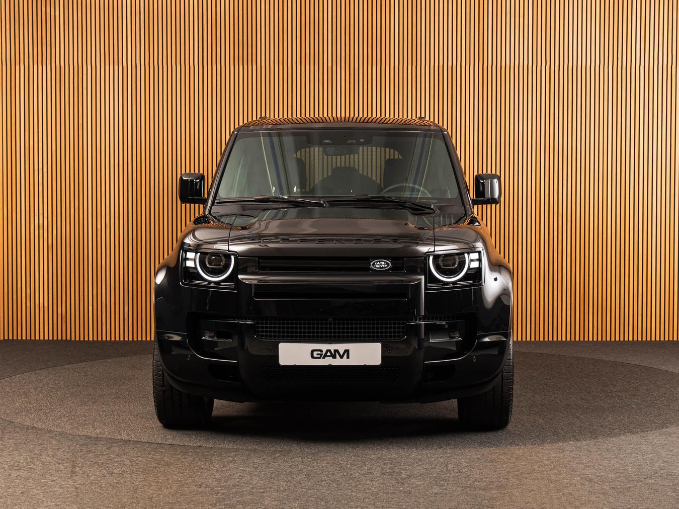 Land Rover Defender 110 X-Dynamic HSE P300e