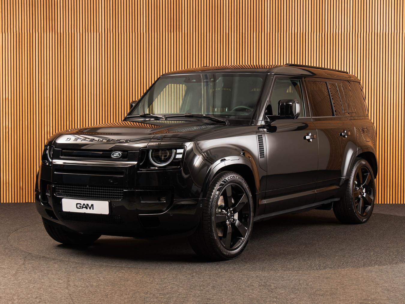 Land Rover Defender 110 X-Dynamic HSE P300e