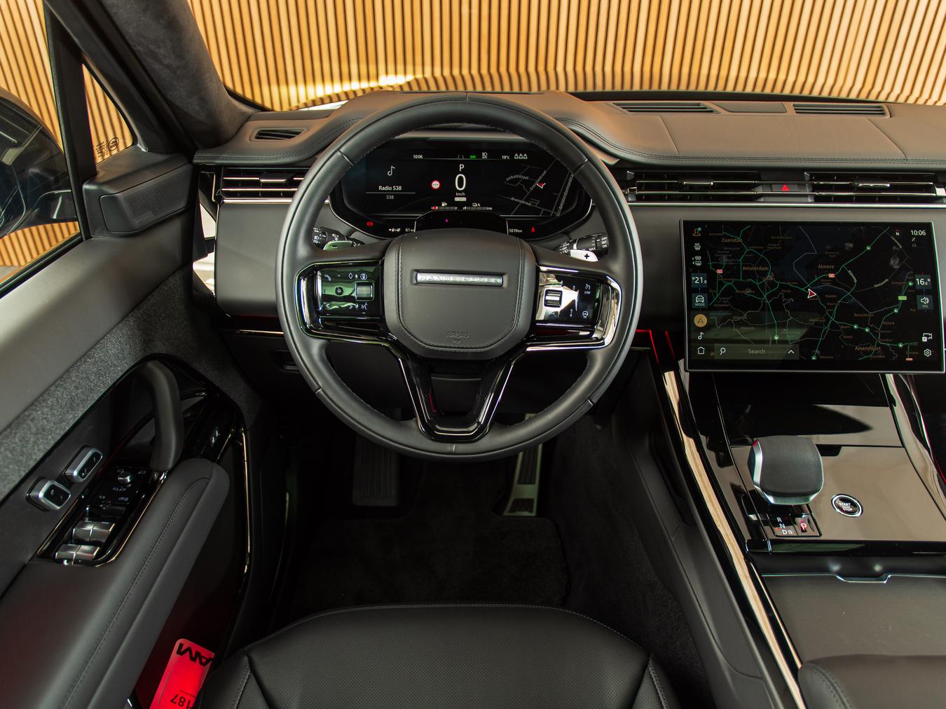 Land Rover Range Rover Sport P550e Autobiography