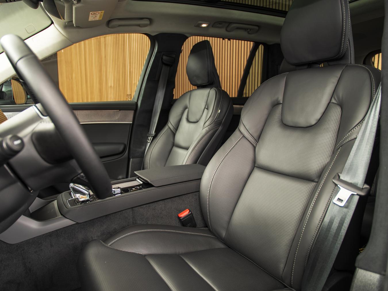 Volvo XC90 T8 Plus Dark