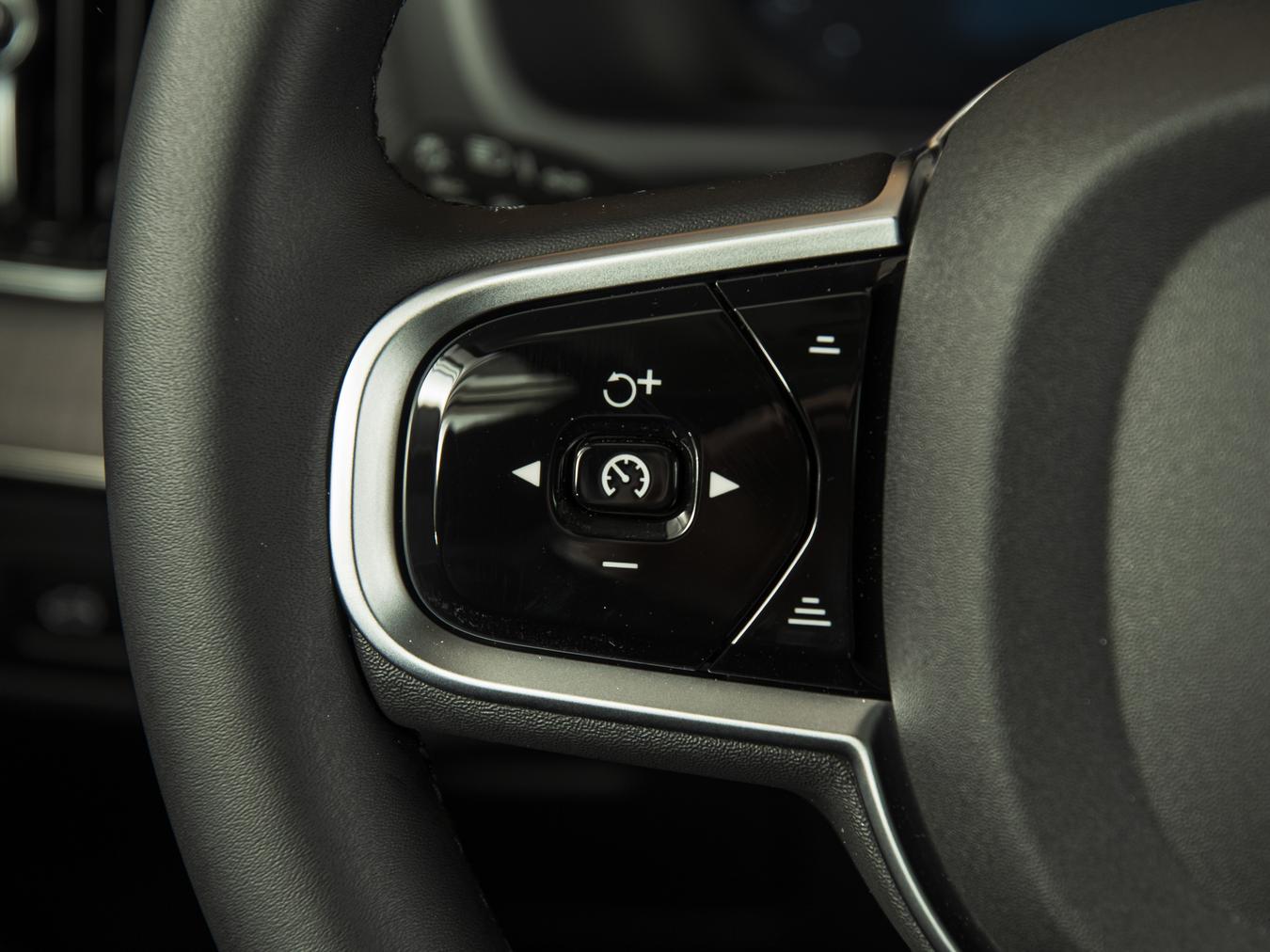 Volvo XC90 T8 Plus Dark