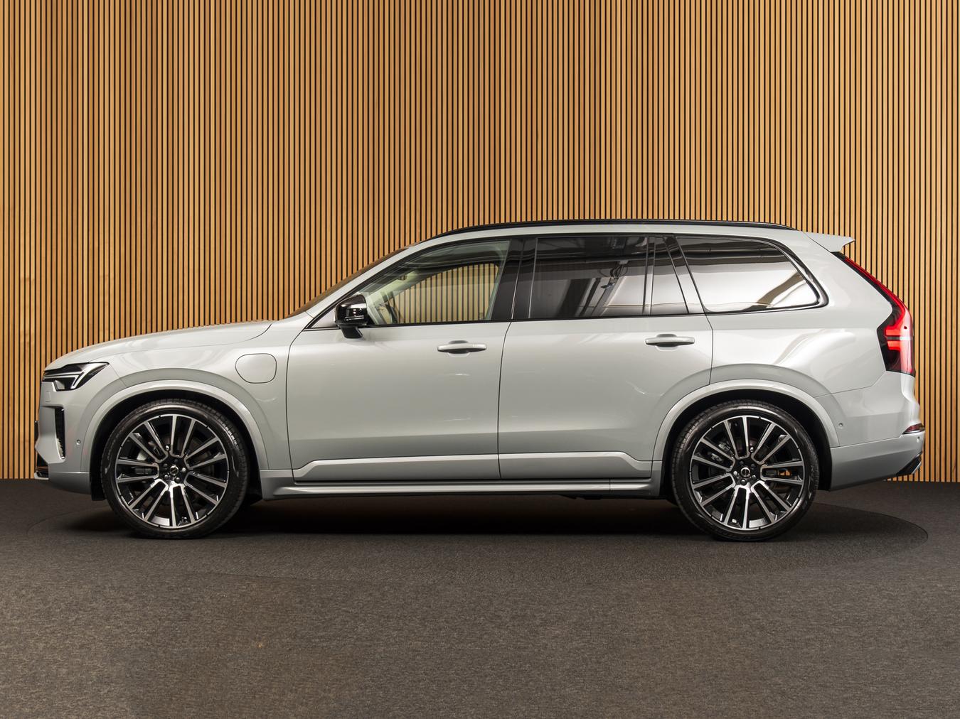 Volvo XC90 T8 Plus Dark