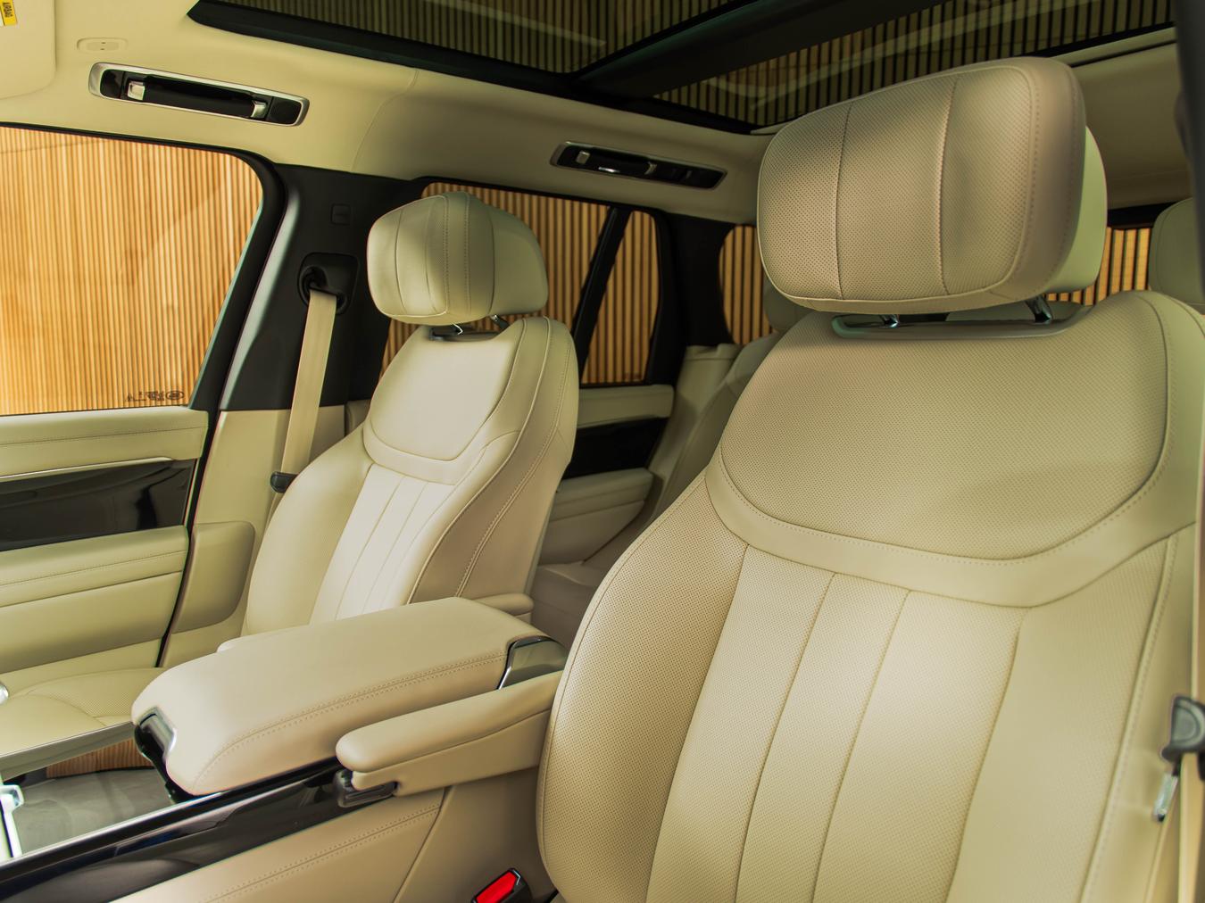 Land Rover Range Rover P550e Autobiography