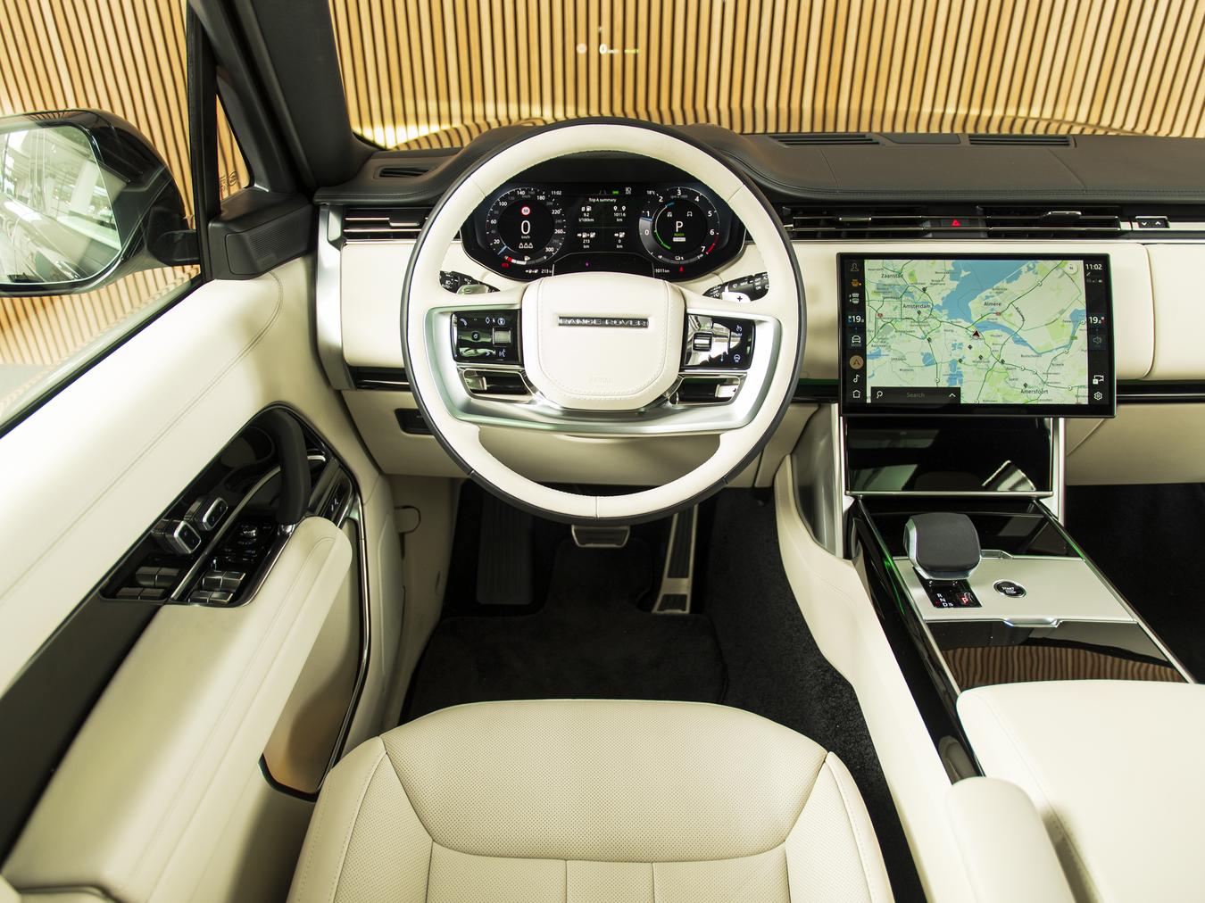 Land Rover Range Rover P460e HSE