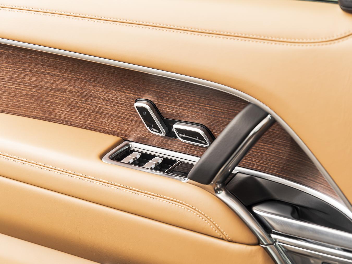 Land Rover Range Rover P460e HSE