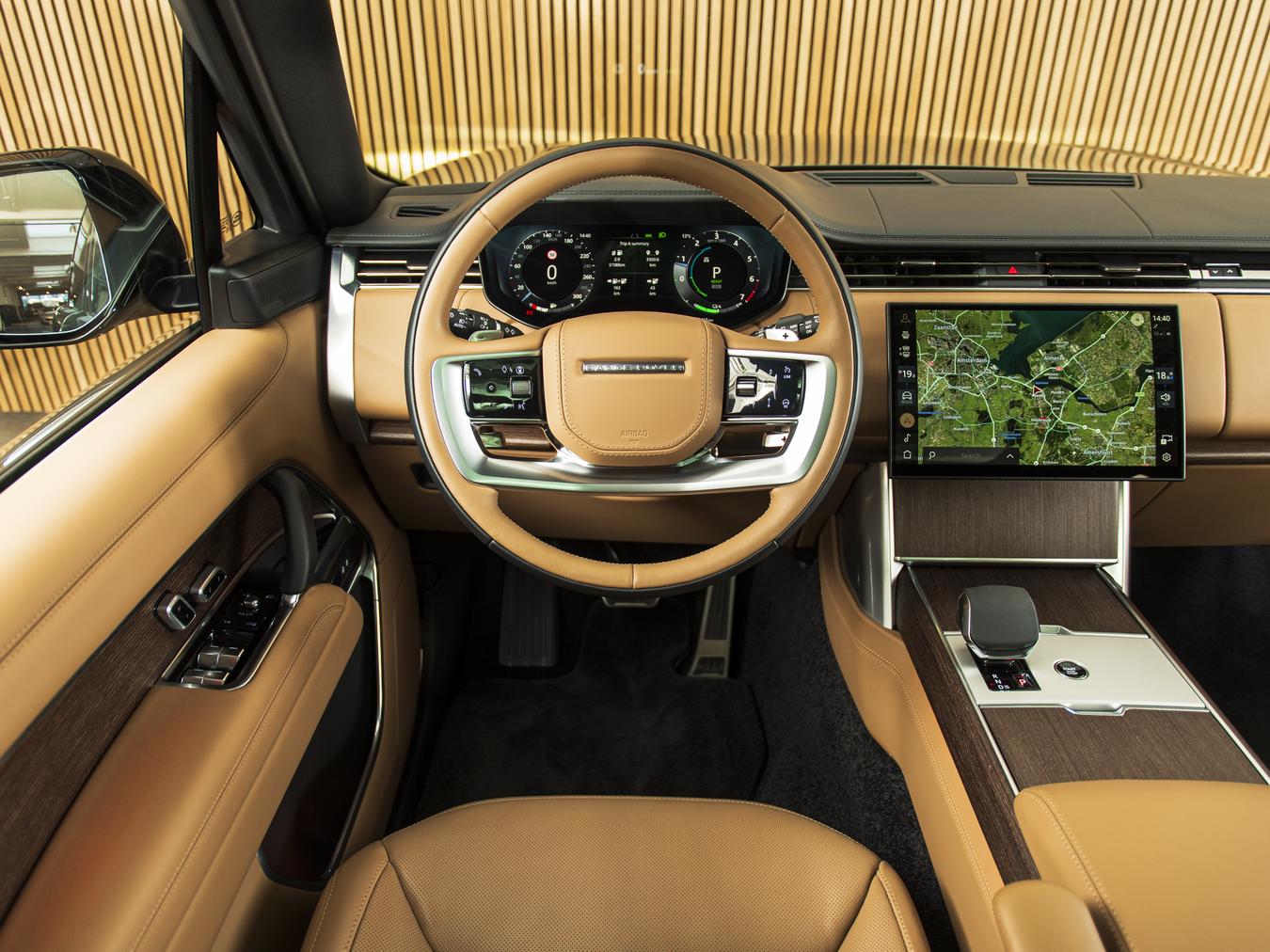 Land Rover Range Rover P460e HSE