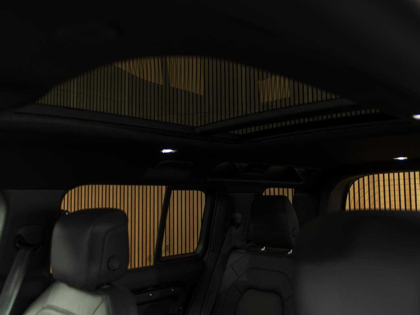 Land Rover Defender 110 X-Dynamic HSE P300e