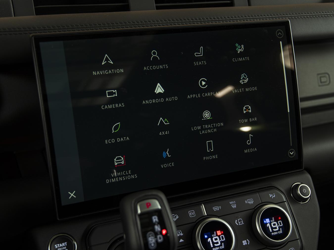 Land Rover Defender 110 X-Dynamic HSE P300e