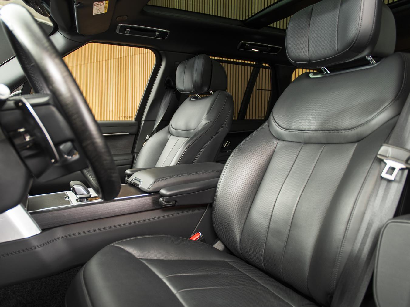 Land Rover Range Rover P550e Autobiography