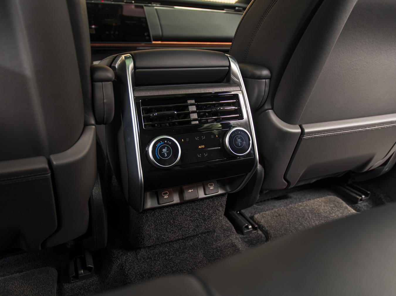 Land Rover Range Rover P550e Autobiography