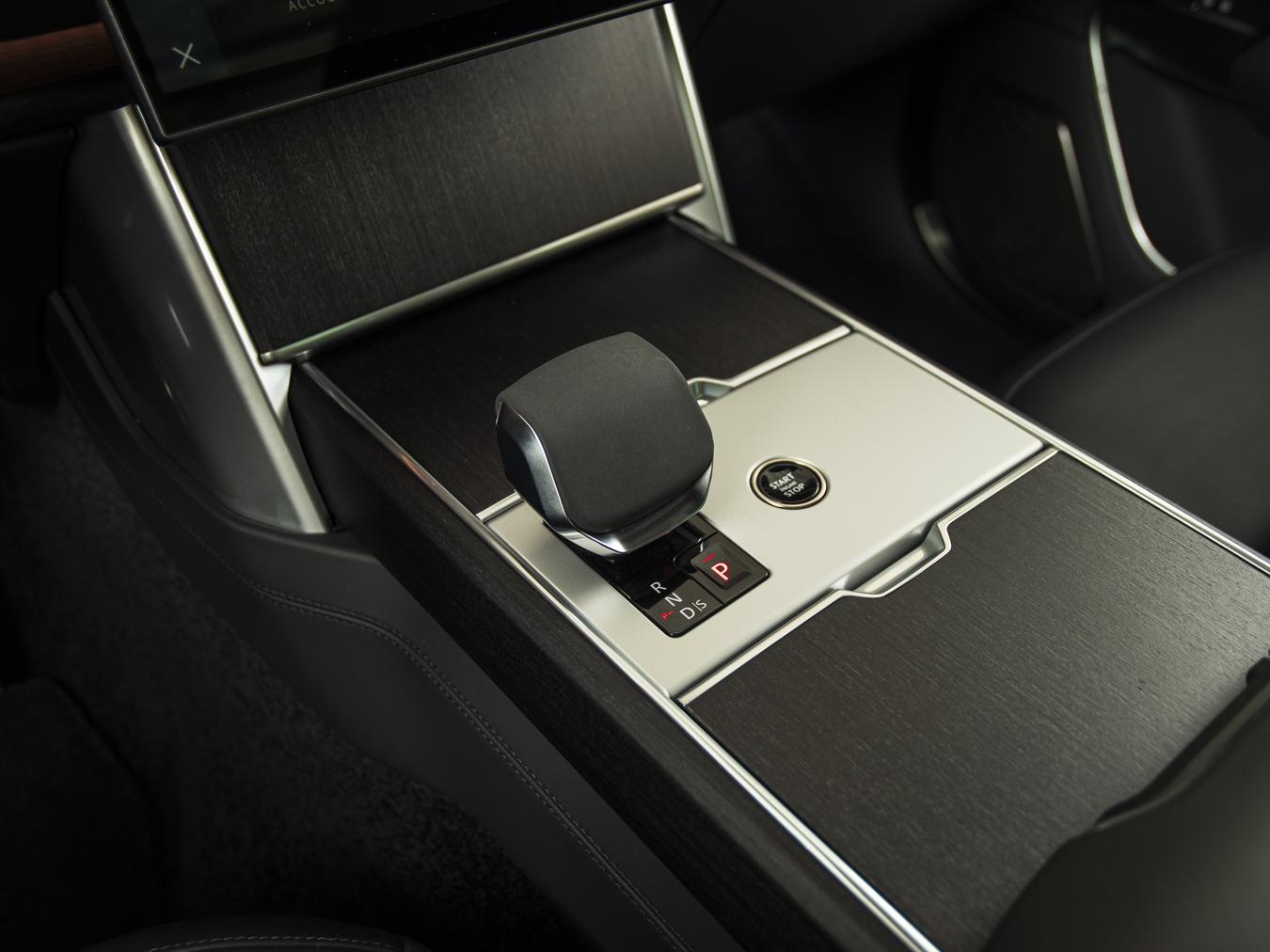 Land Rover Range Rover P550e Autobiography