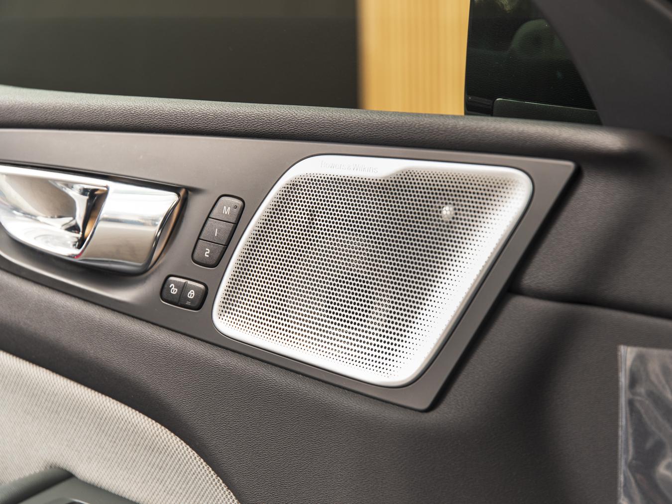 Volvo XC60 2.0 B4 R-Design