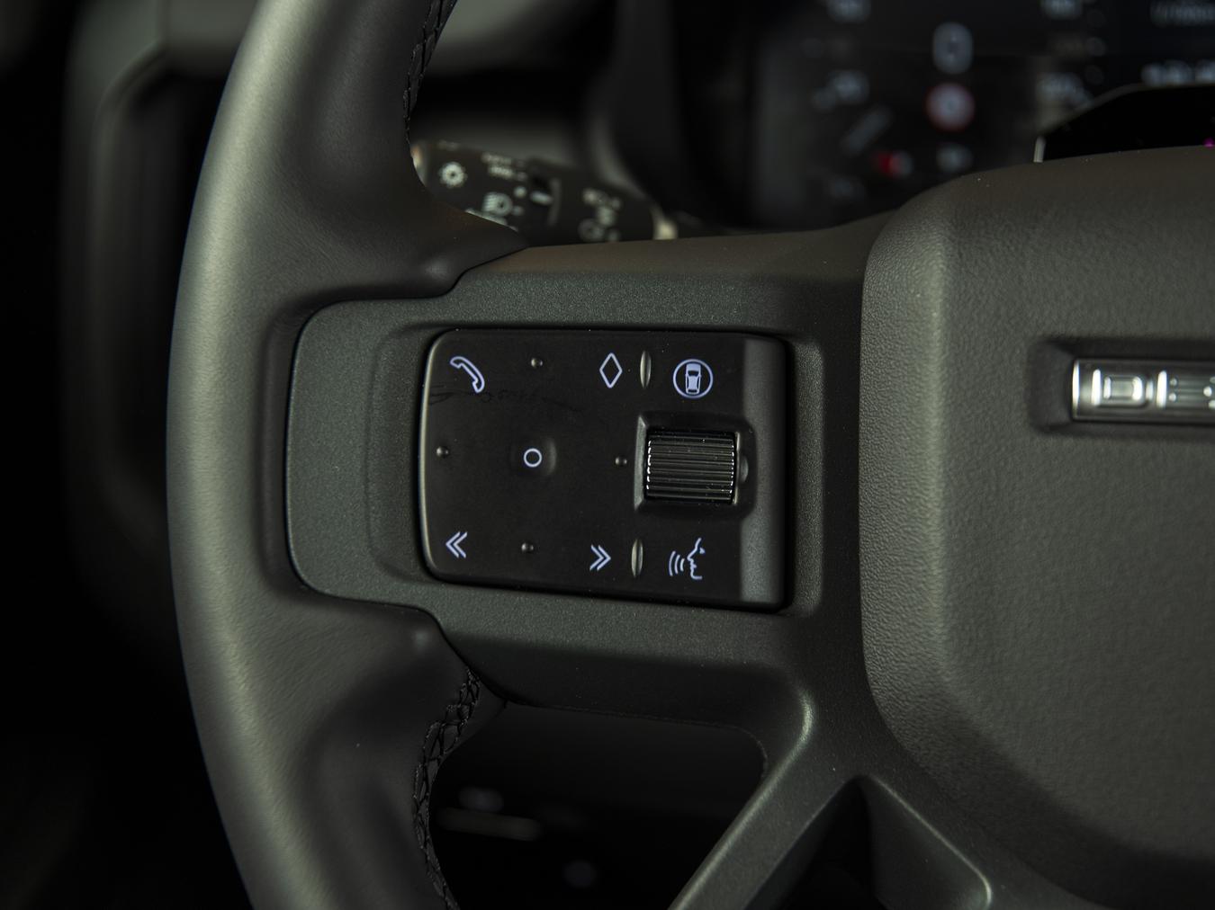 Land Rover Defender 110 X-Dynamic HSE P300e