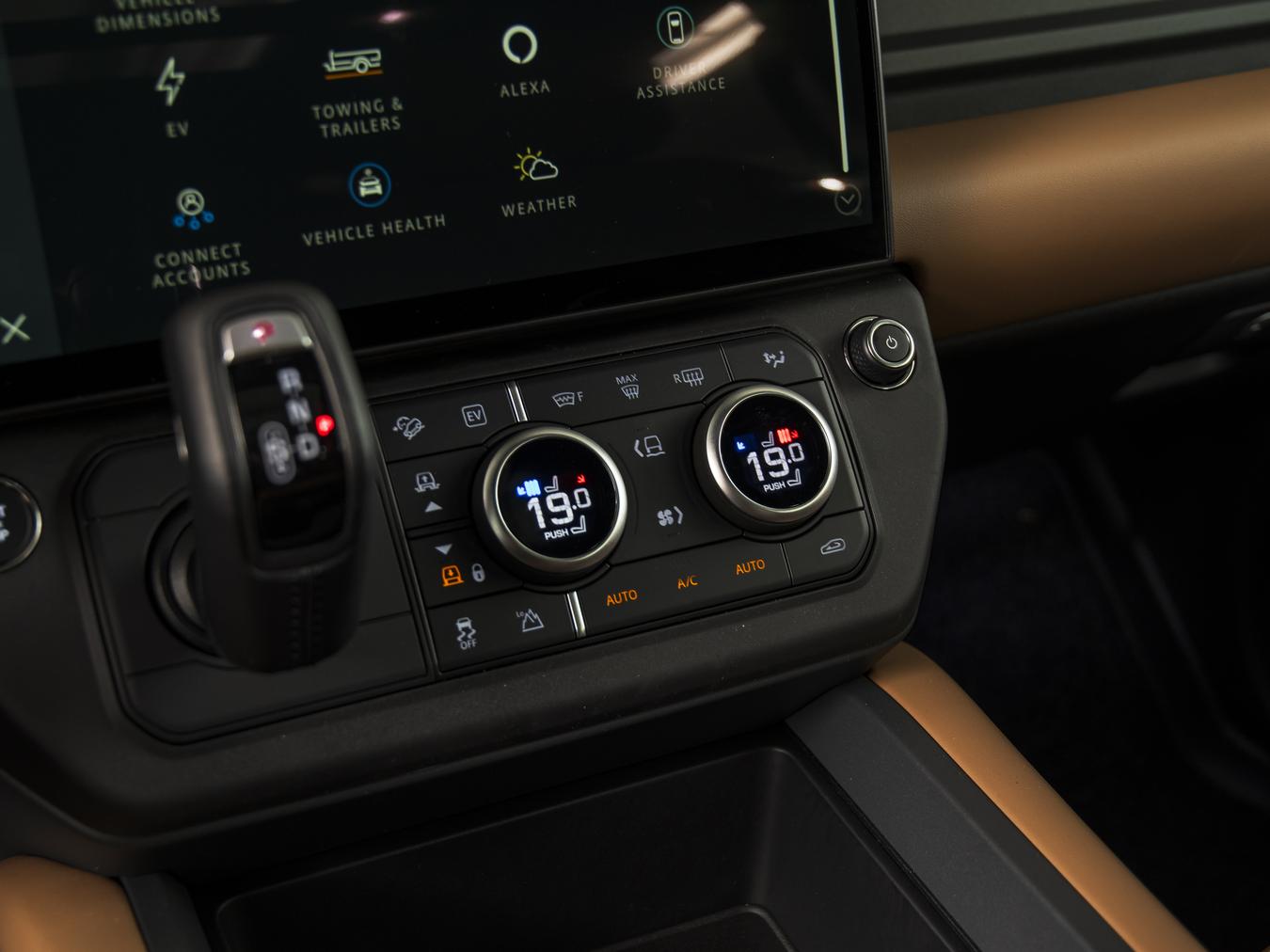 Land Rover Defender 110 X-Dynamic HSE P300e