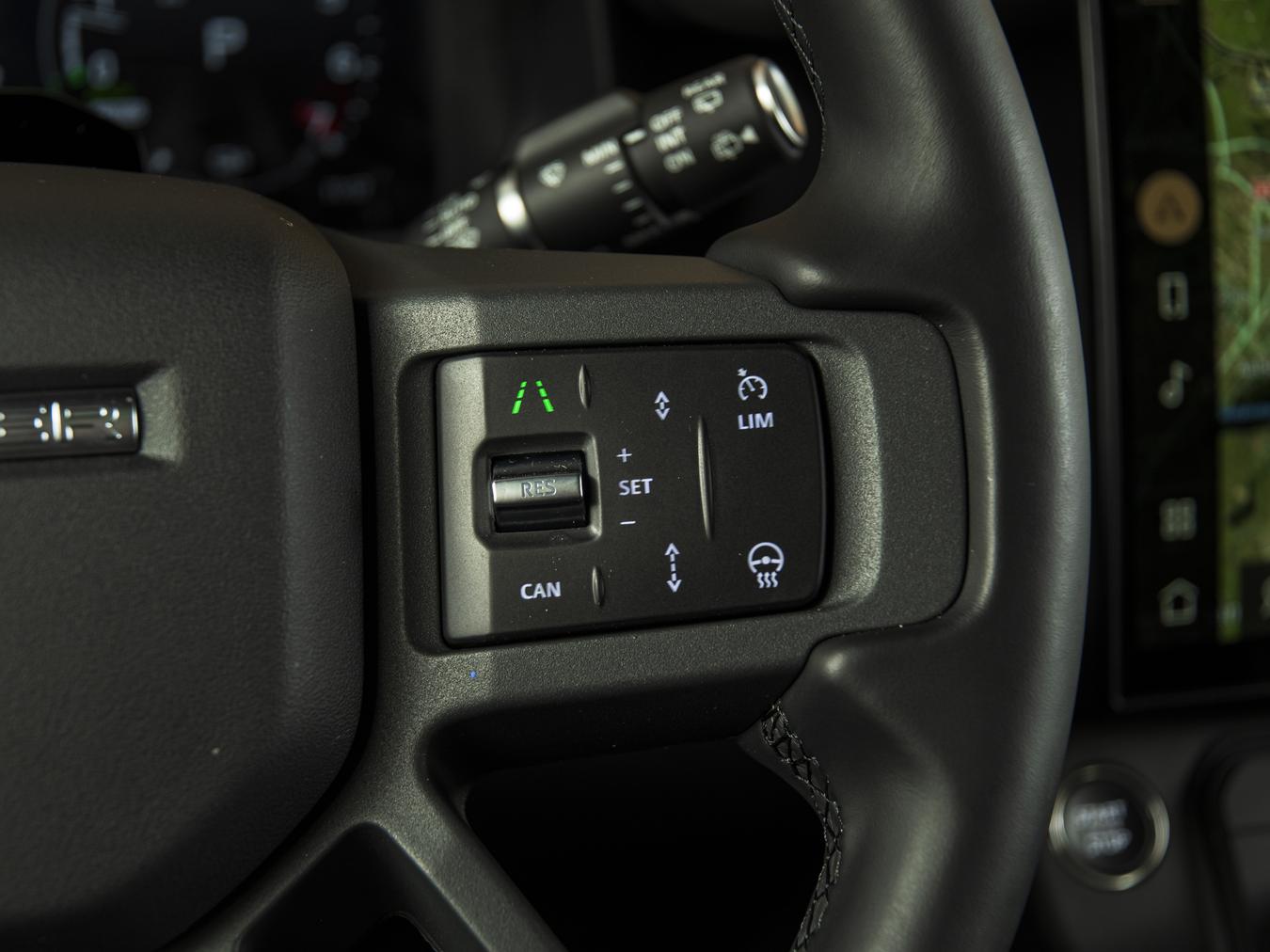 Land Rover Defender 110 X-Dynamic HSE P300e