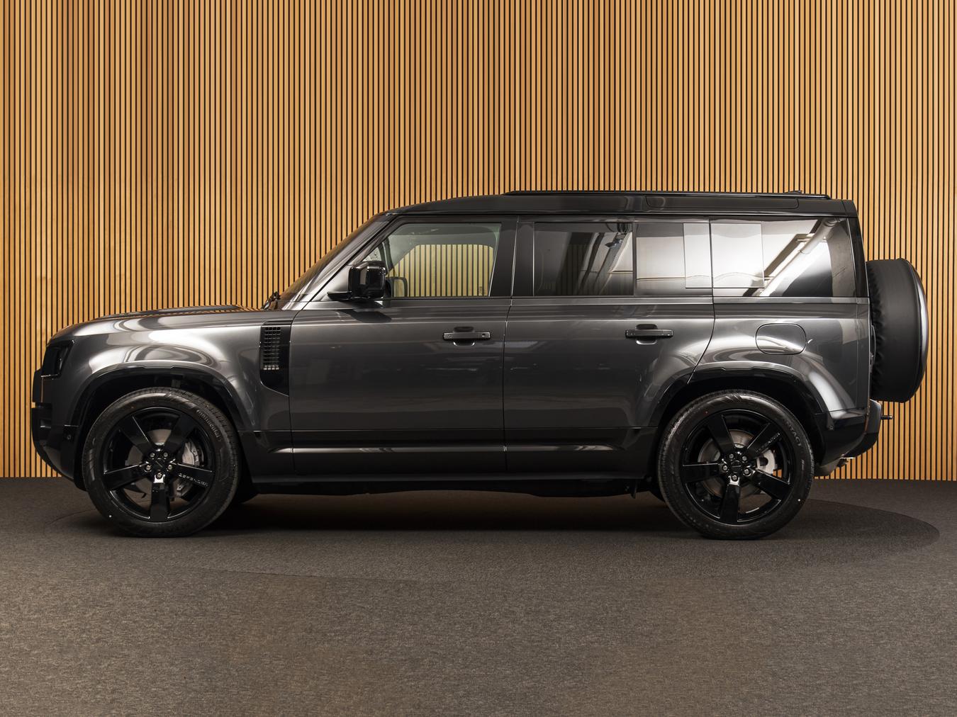 Land Rover Defender 110 X-Dynamic HSE P300e