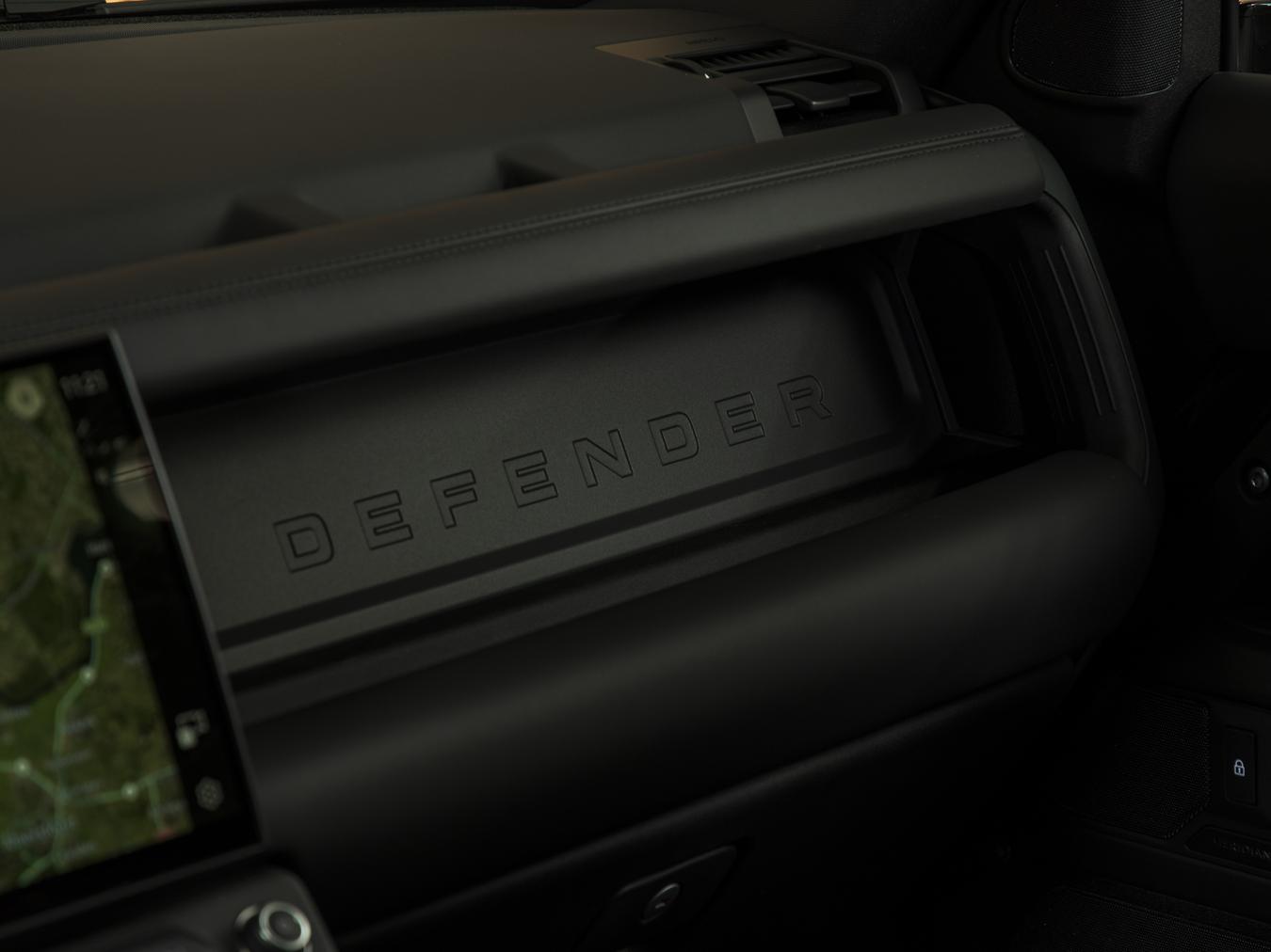 Land Rover Defender 110 X-Dynamic HSE P300e