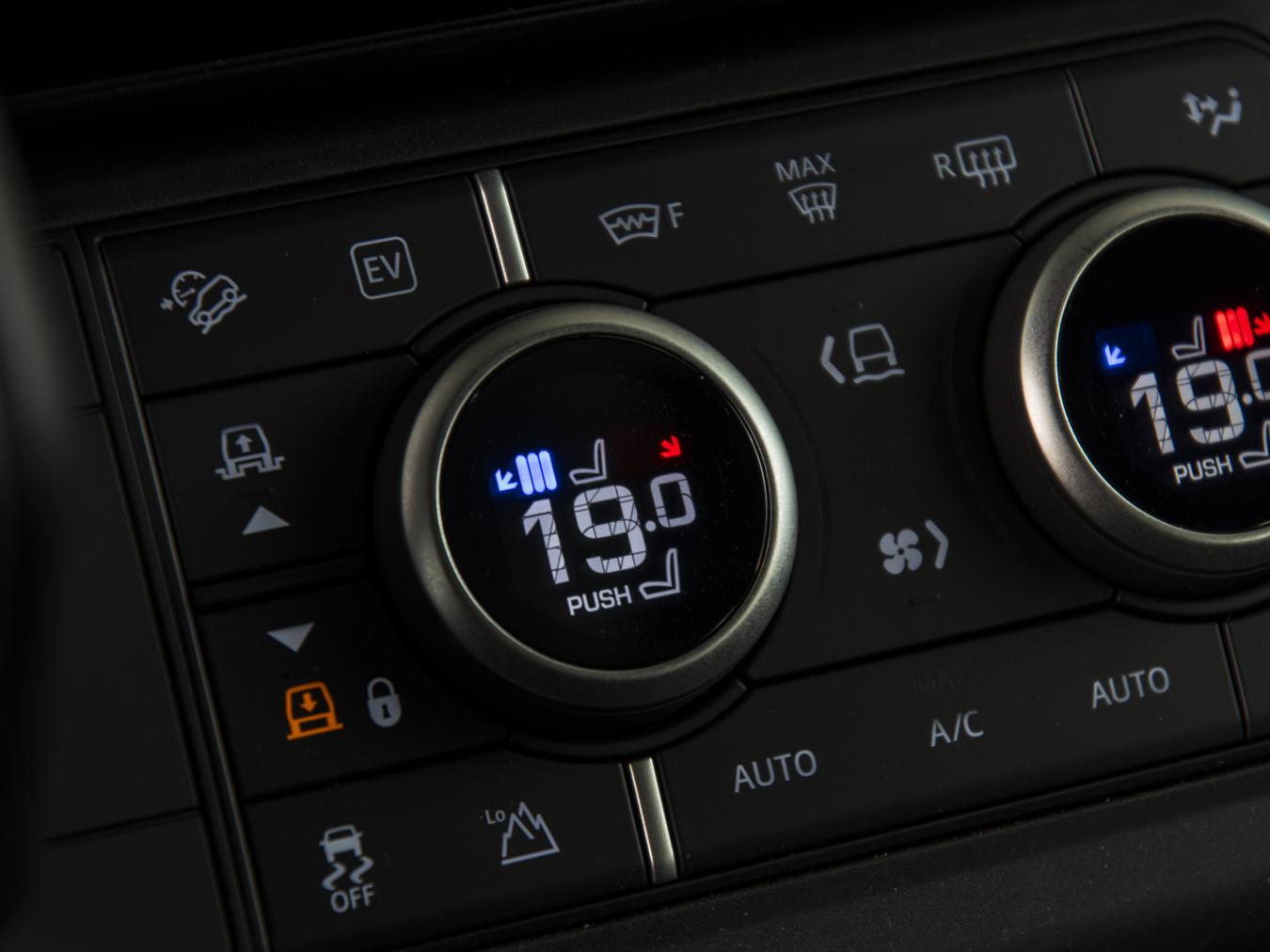 Land Rover Defender 110 X-Dynamic HSE P300e