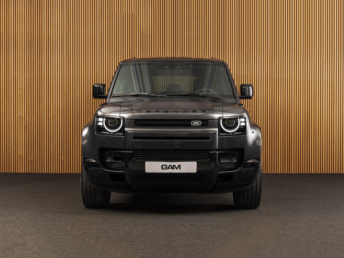 Land Rover Defender 110 X-Dynamic HSE P300e