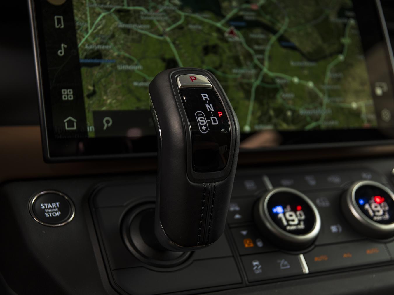 Land Rover Defender 110 X-Dynamic HSE P300e