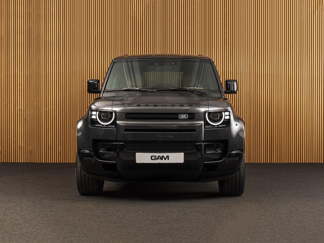 Land Rover Defender 110 X-Dynamic HSE P300e