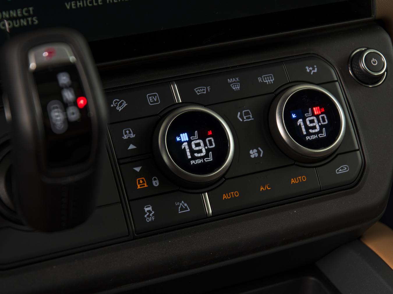 Land Rover Defender 110 X-Dynamic HSE P300e