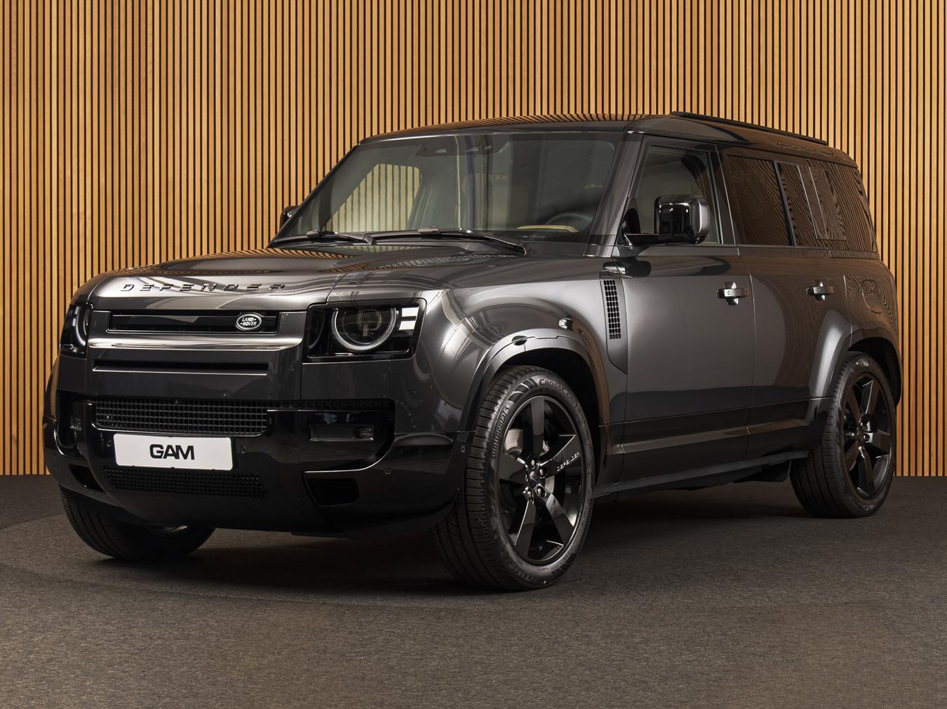 Land Rover Defender 110 X-Dynamic HSE P300e