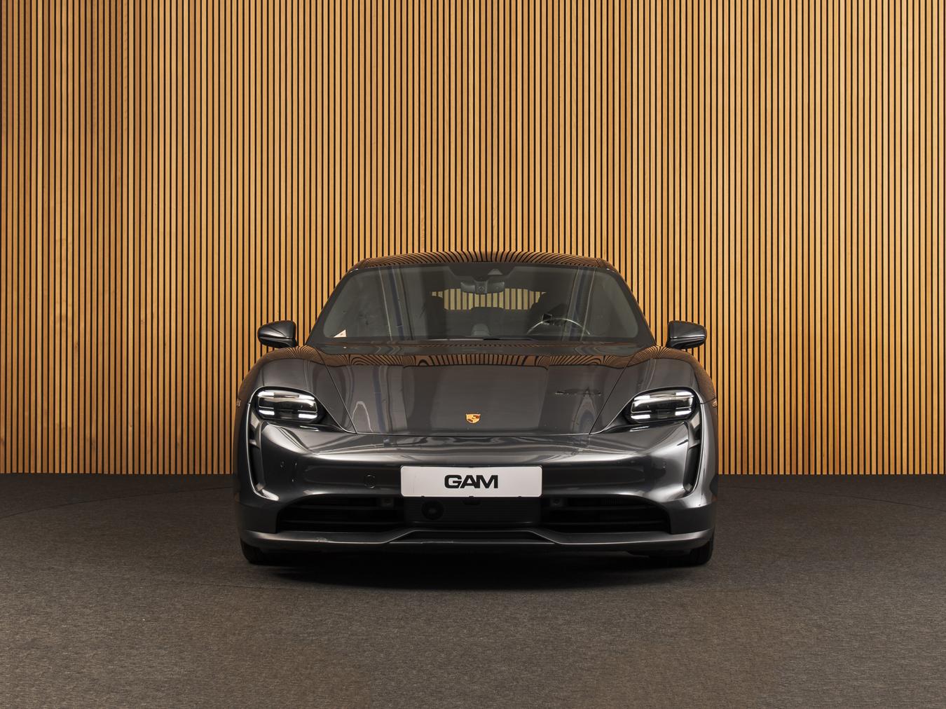 Porsche Taycan Performance 84 kWh