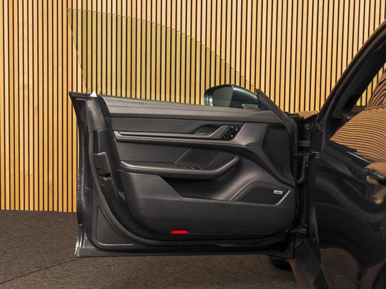 Porsche Taycan Performance 84 kWh