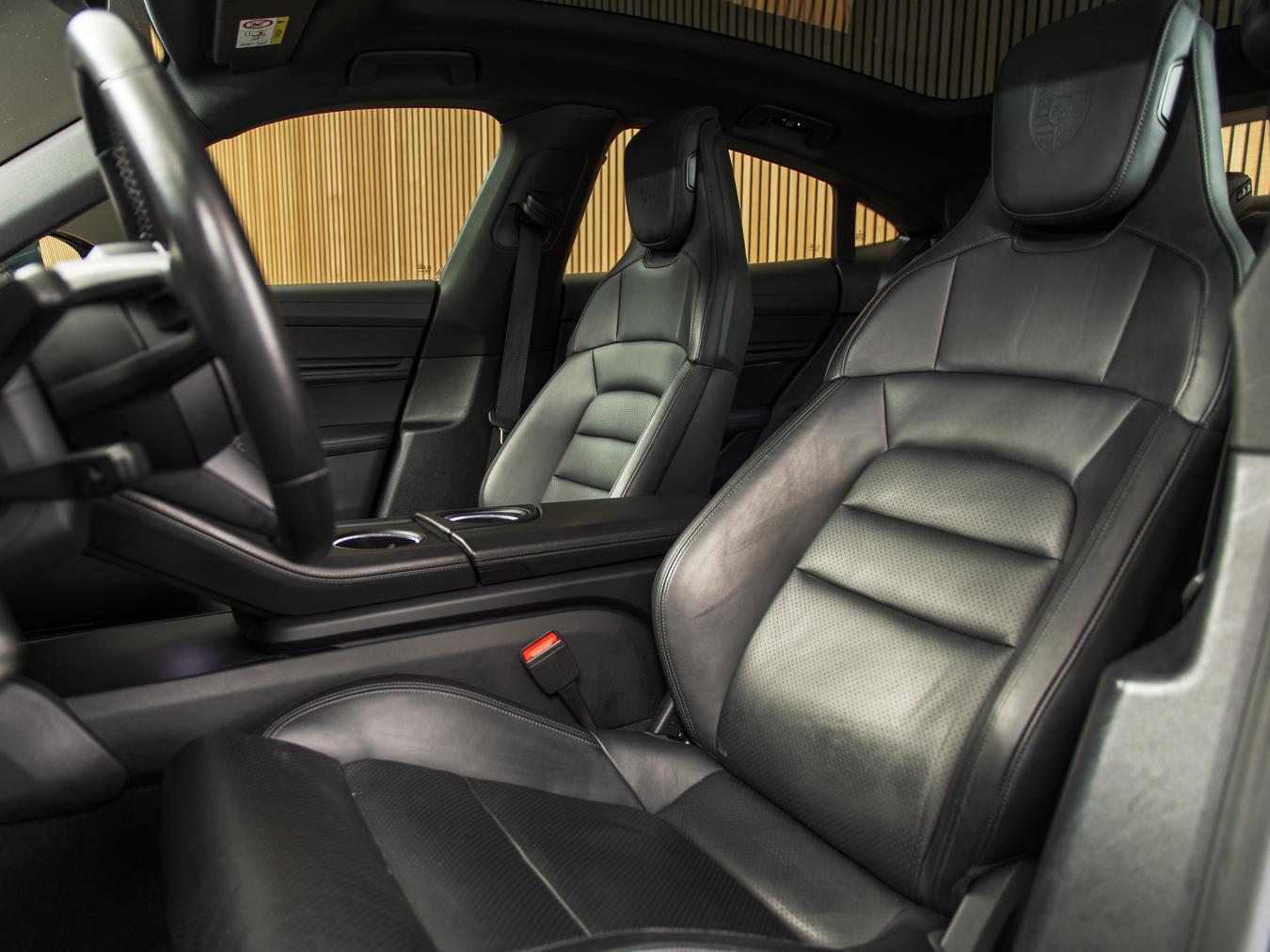 Porsche Taycan Performance 84 kWh