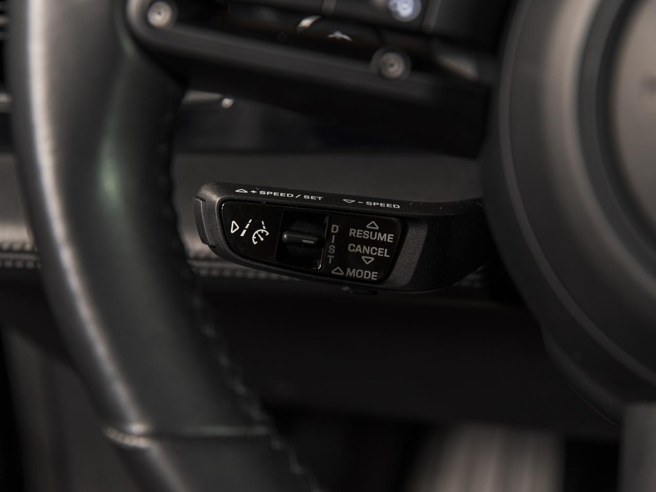 Porsche Taycan Performance 84 kWh