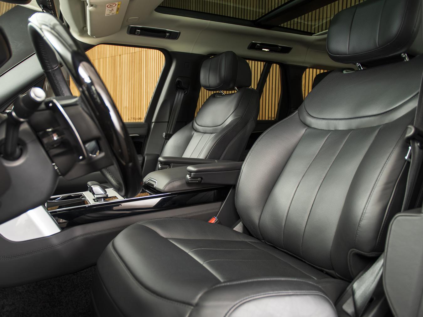 Land Rover Range Rover P550e Autobiography