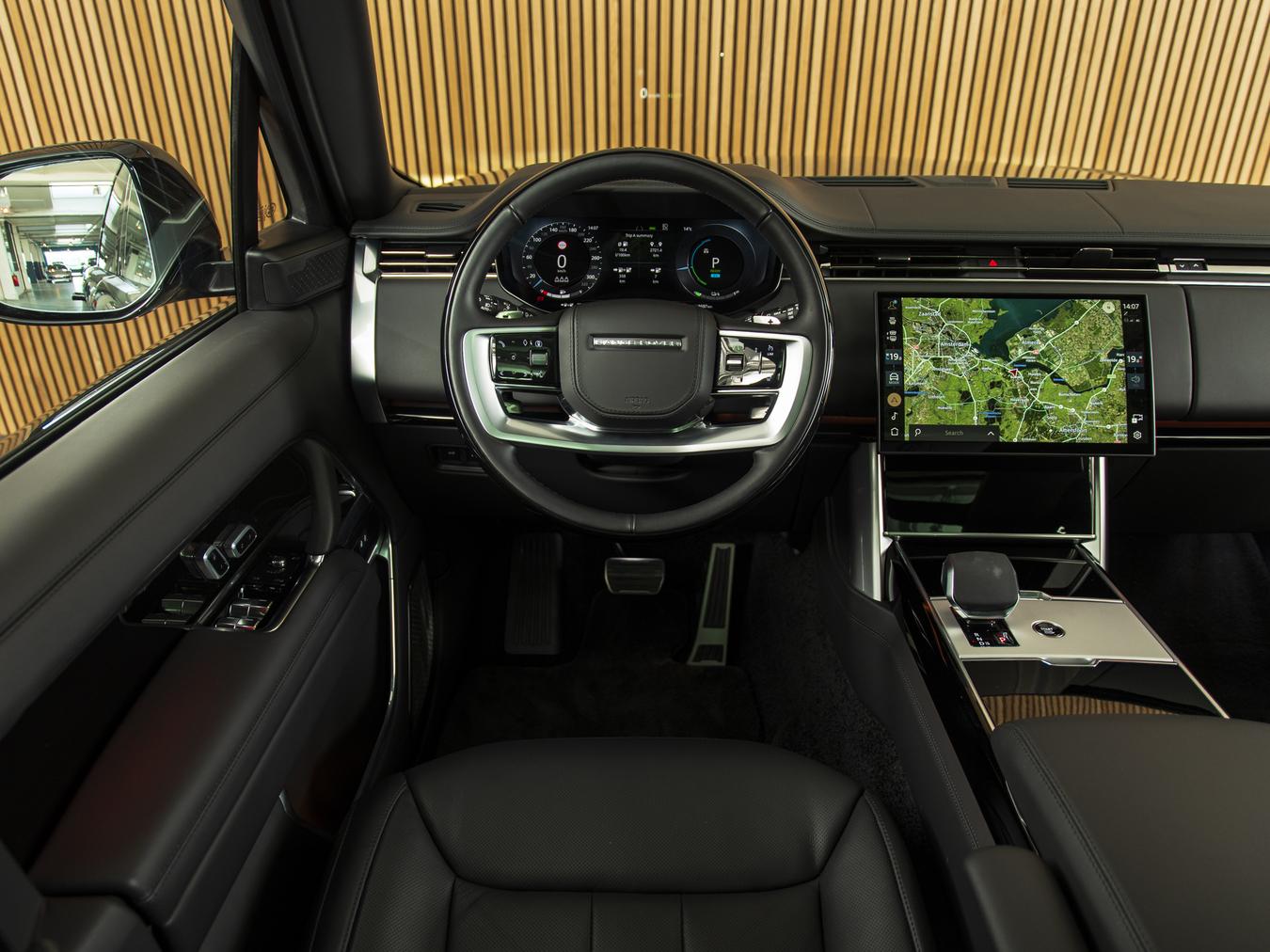 Land Rover Range Rover P550e Autobiography