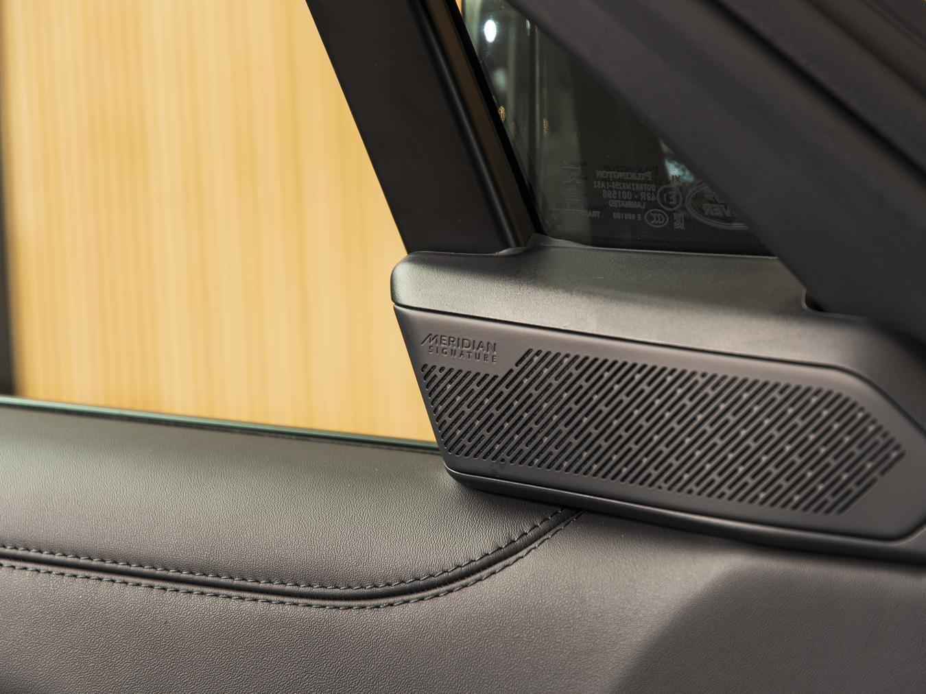 Land Rover Range Rover P550e Autobiography