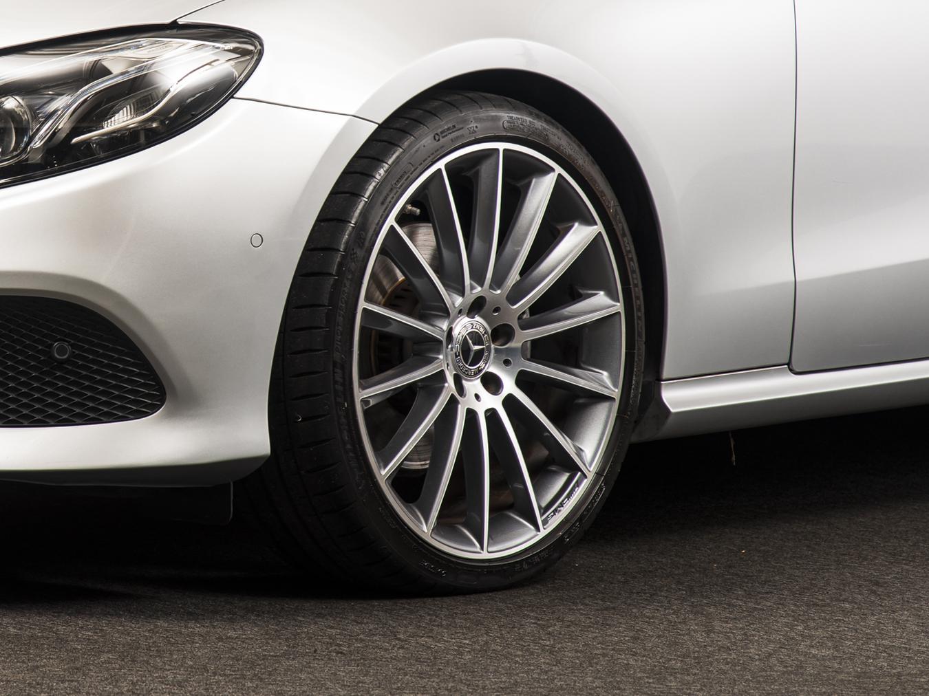 Mercedes-Benz E200 Cabrio