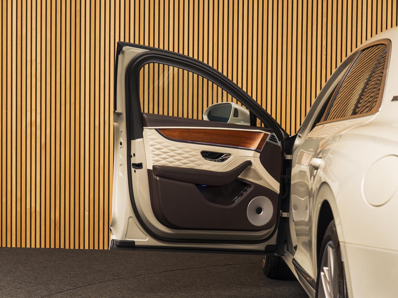 Bentley Flying Spur Hybrid