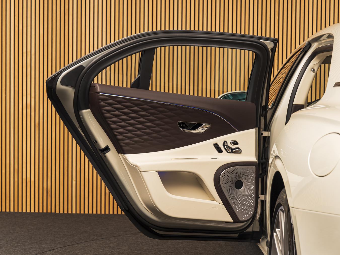 Bentley Flying Spur Hybrid