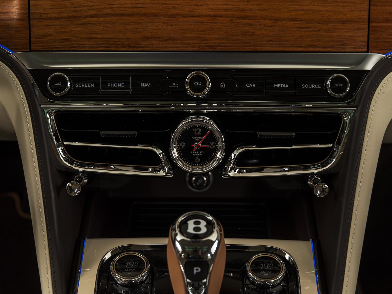 Bentley Flying Spur Hybrid