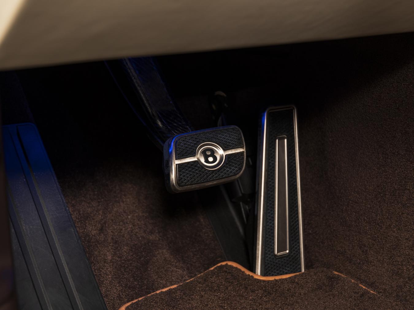 Bentley Flying Spur Hybrid