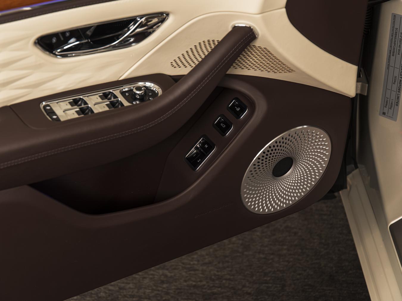 Bentley Flying Spur Hybrid