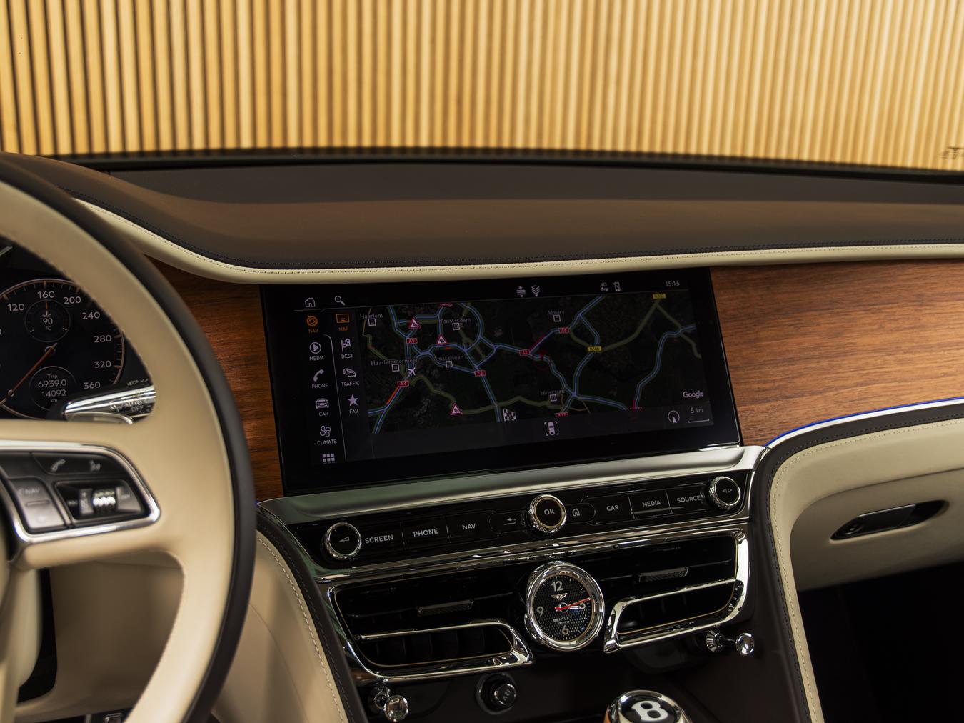 Bentley Flying Spur Hybrid