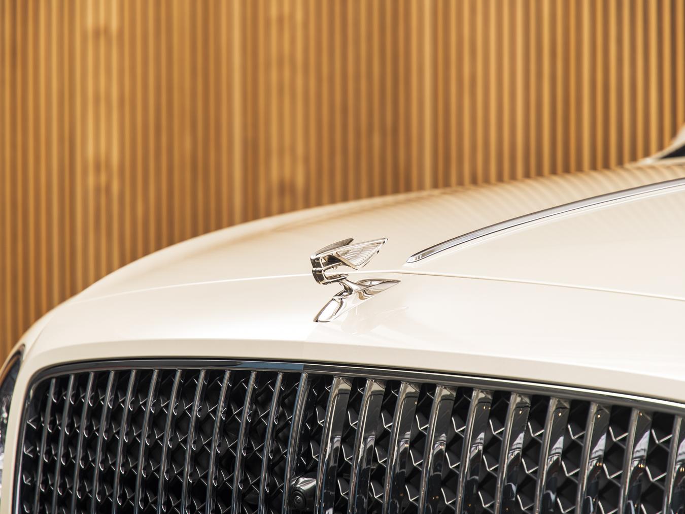 Bentley Flying Spur Hybrid